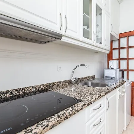 Hopstays Dragao - 120 M From Sao Roque Park Апартаменты *