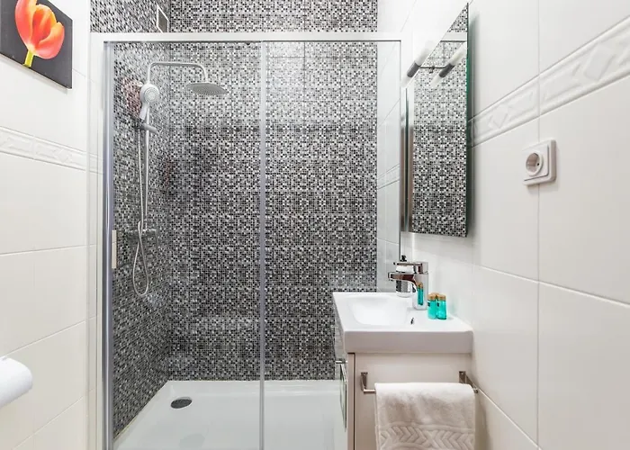 Hopstays Dragao - 120 M From Sao Roque Park * Porto