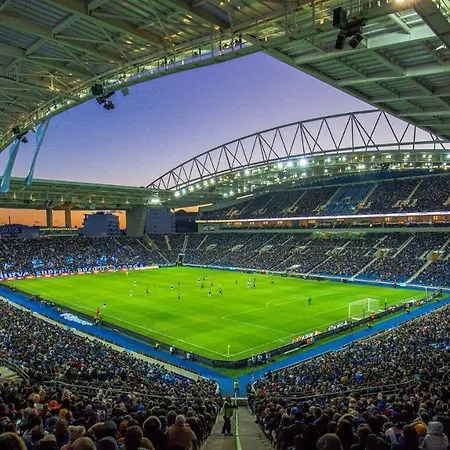 Hopstays Dragao - 120 M From Sao Roque Park Порту